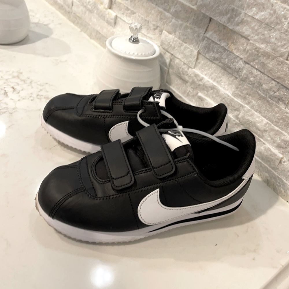 NWOT KIDS NIKE👍